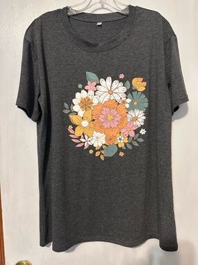 Women’s T-Shirt With Flower Decal, Size Large